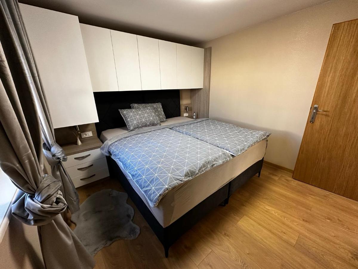Apartman Veronika Vrsi Eksteriør billede