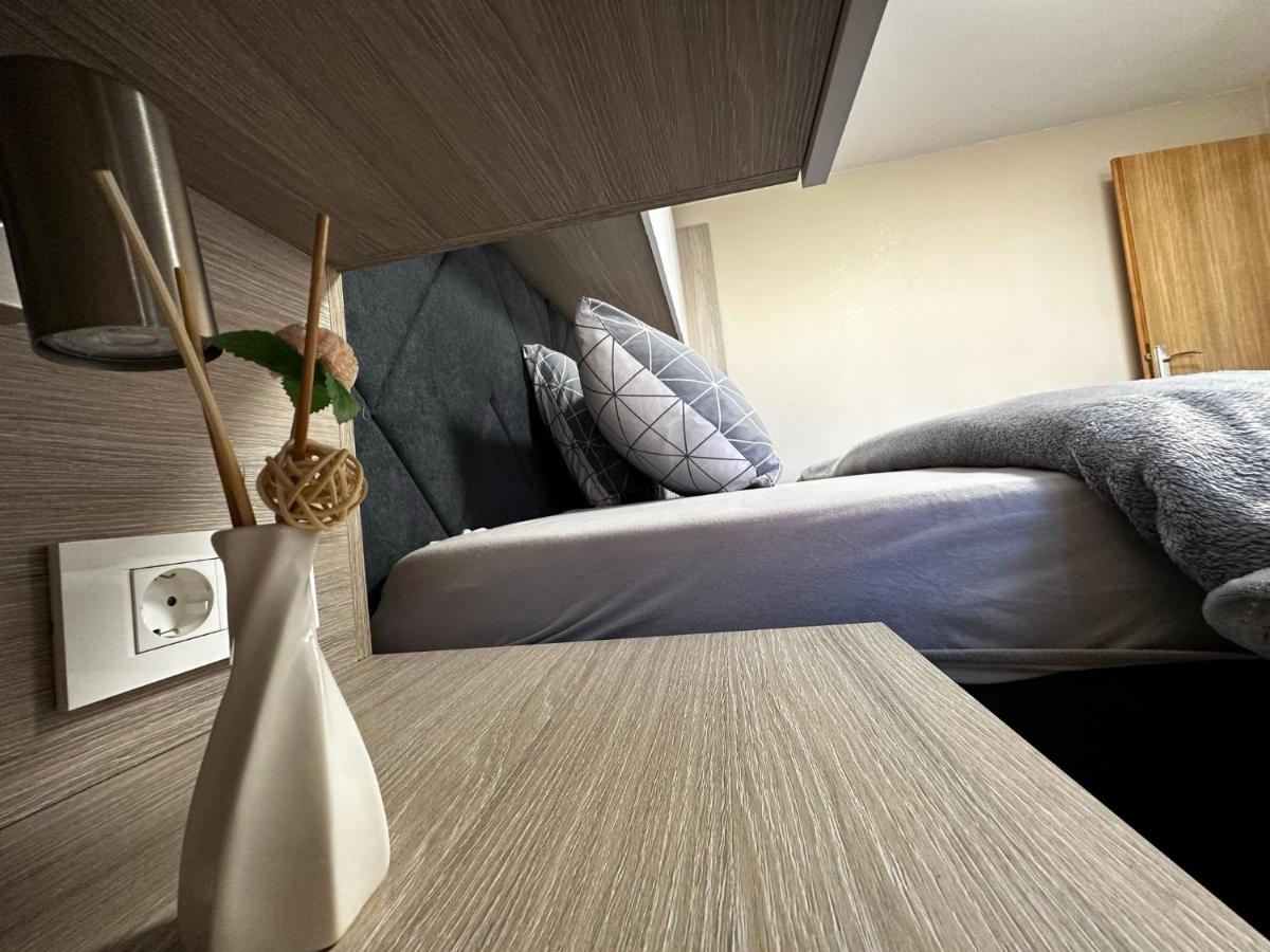 Apartman Veronika Vrsi Eksteriør billede