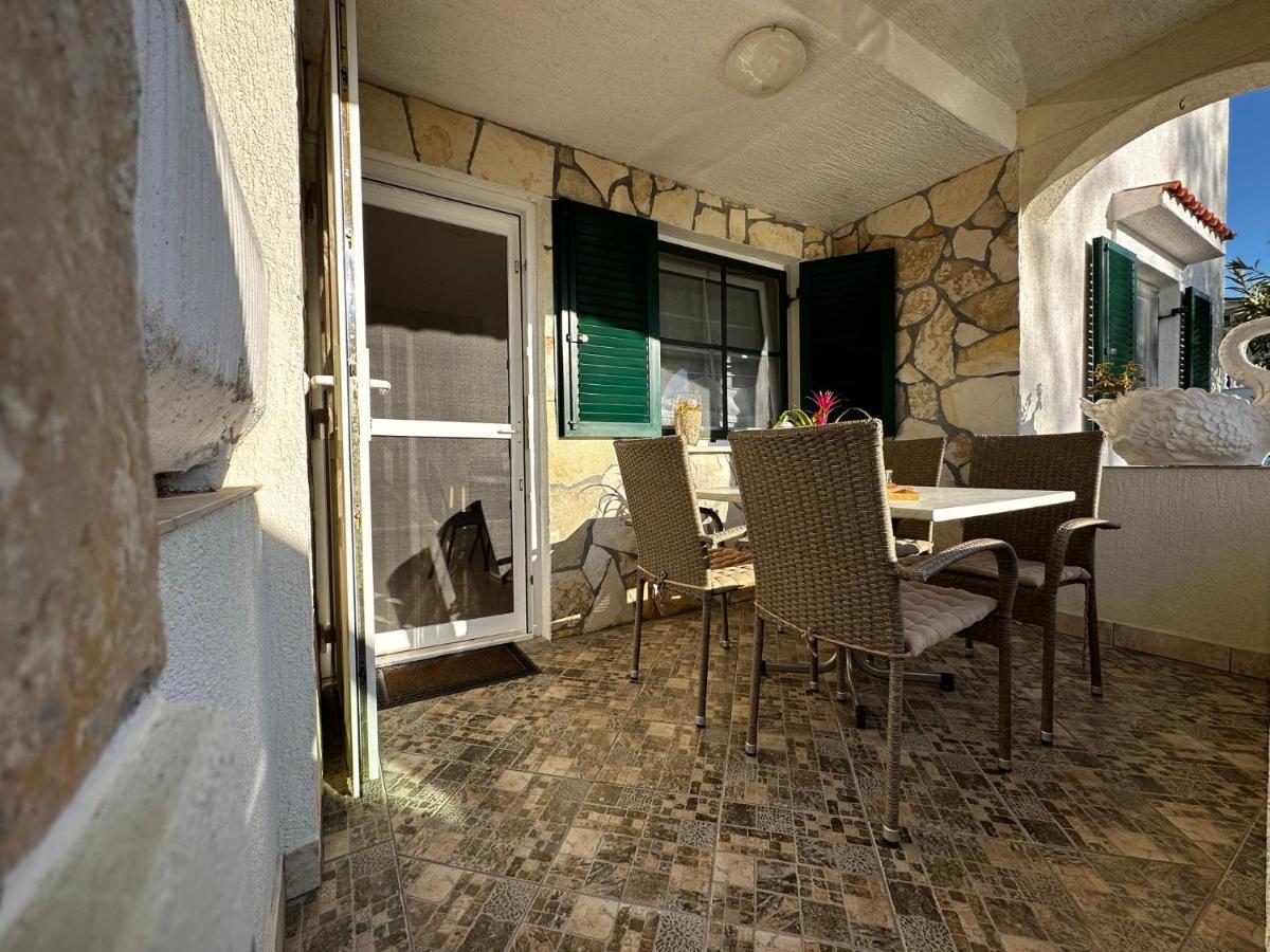 Apartman Veronika Vrsi Eksteriør billede